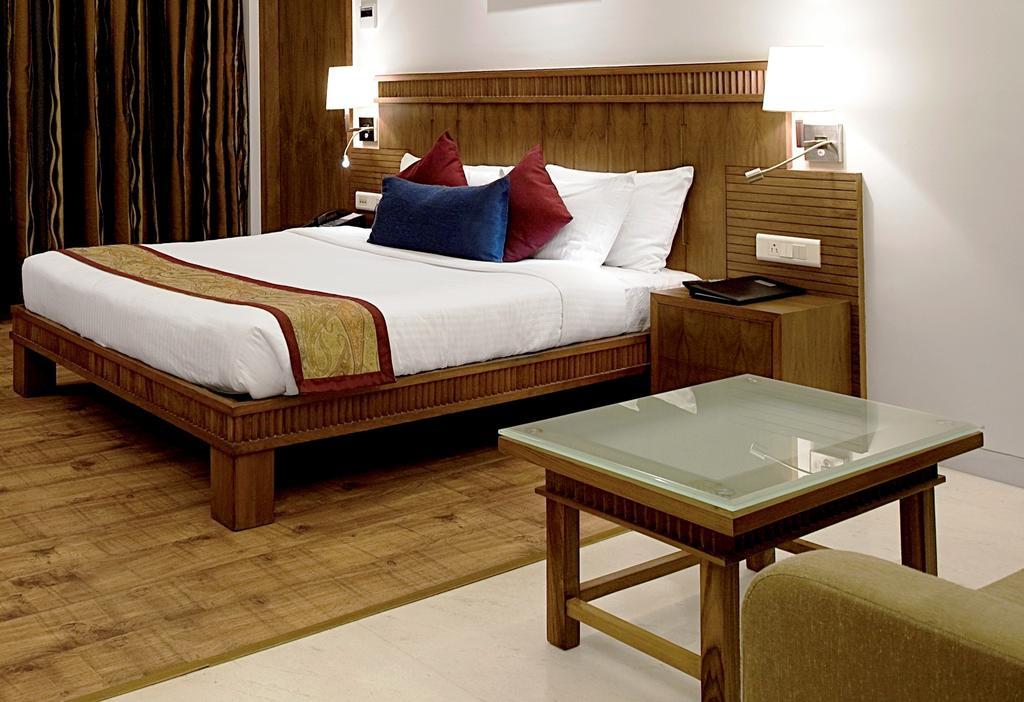Hotel Jewel Of Chembur Mumbai Exterior photo