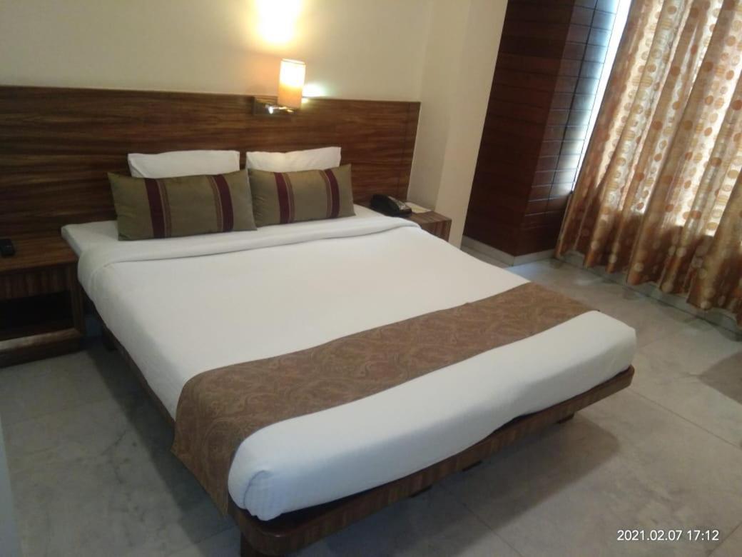 Hotel Jewel Of Chembur Mumbai Exterior photo