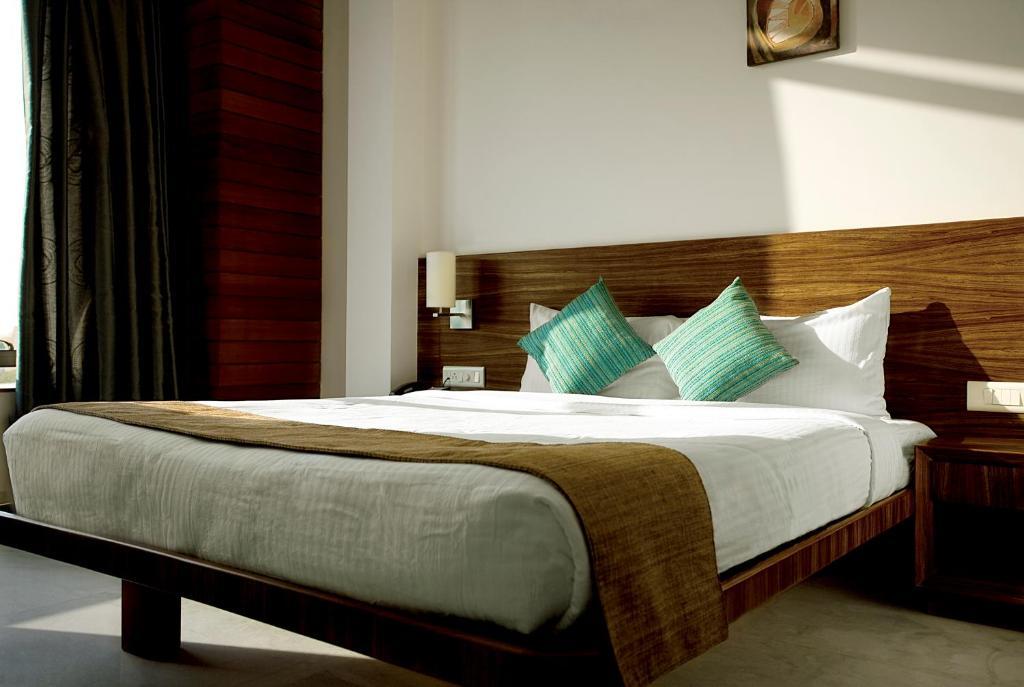 Hotel Jewel Of Chembur Mumbai Room photo